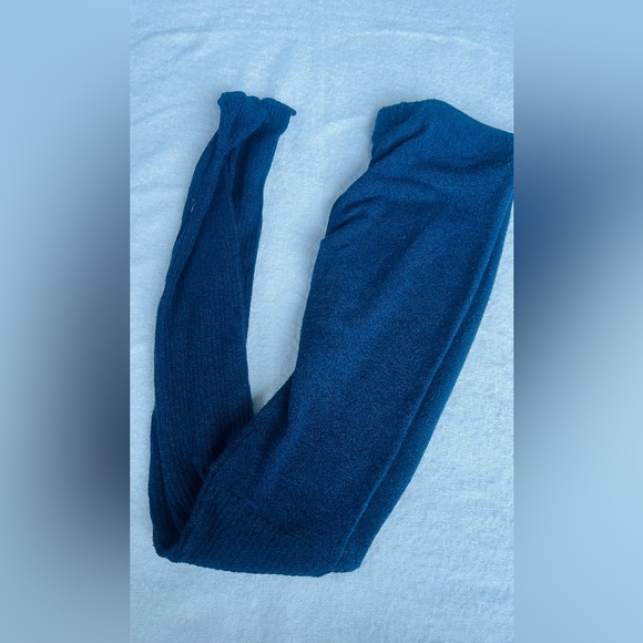 Free People So Soft Ribbed Knit Speckled Sweater Leggings in Indigo- SMALL - Picture 4 of 4